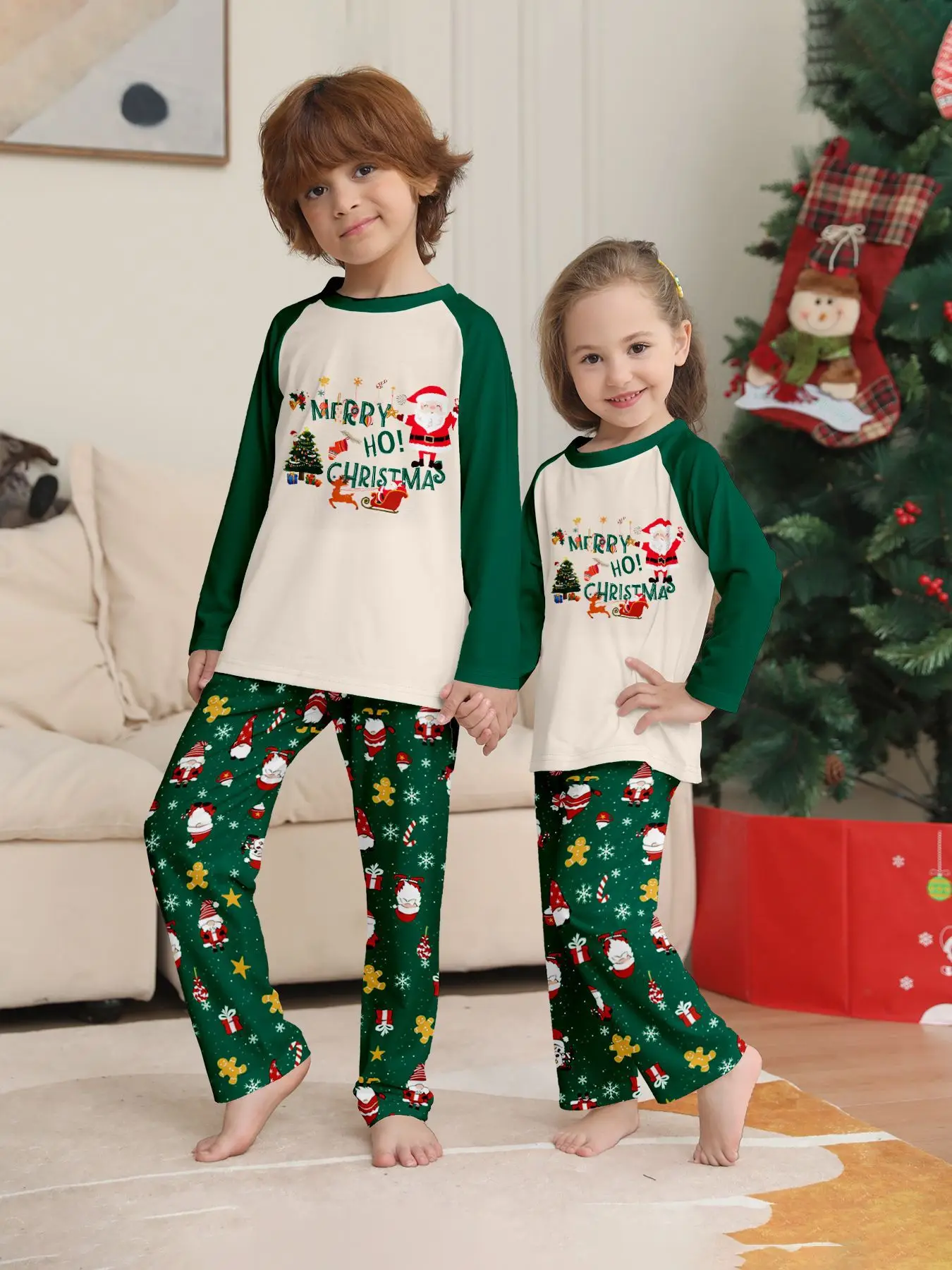 Conjunto de pijamas familiar, macacão, pijamas de Natal, desenho animado Papai Noel Print, macio, roupas pai-filho, terno 2pcs