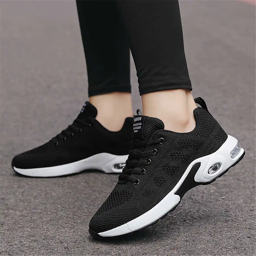 أحذية رياضية نسائية خريفية سميكة القاع أحذية رمادية فاخرة للنساء أحذية ماركة فاخرة أحذية رياضية Krasovka صفقة ترحيب