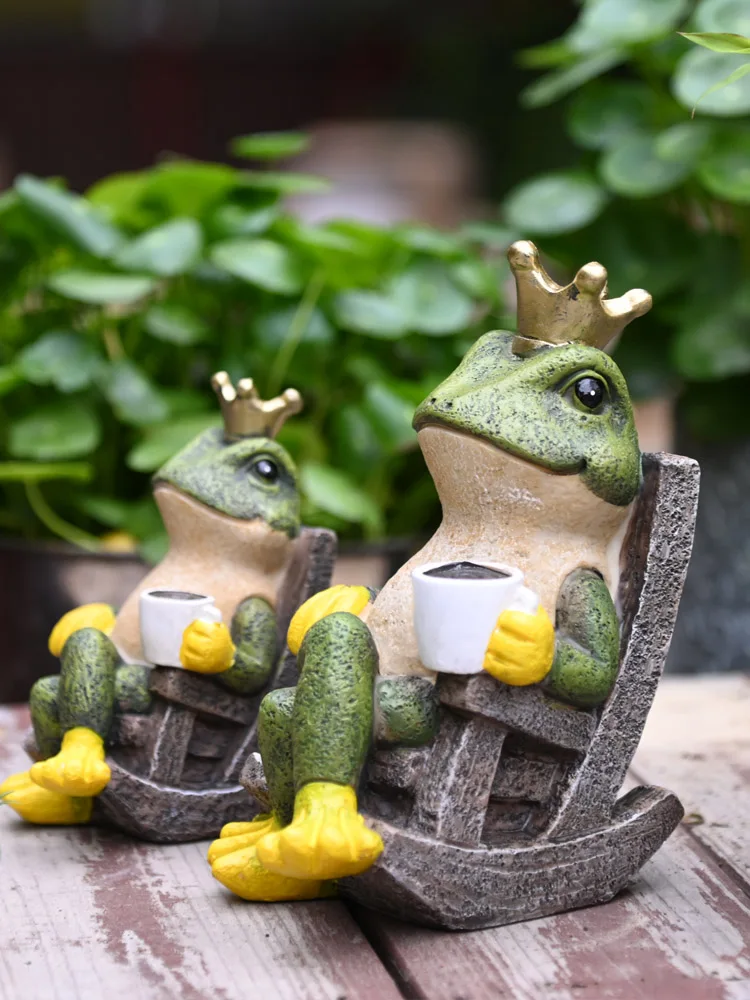 Creative Frog Decoration Miniature Garden Office Desk Decor Resin Craft American Style Gift for Men And Women Home Decor
