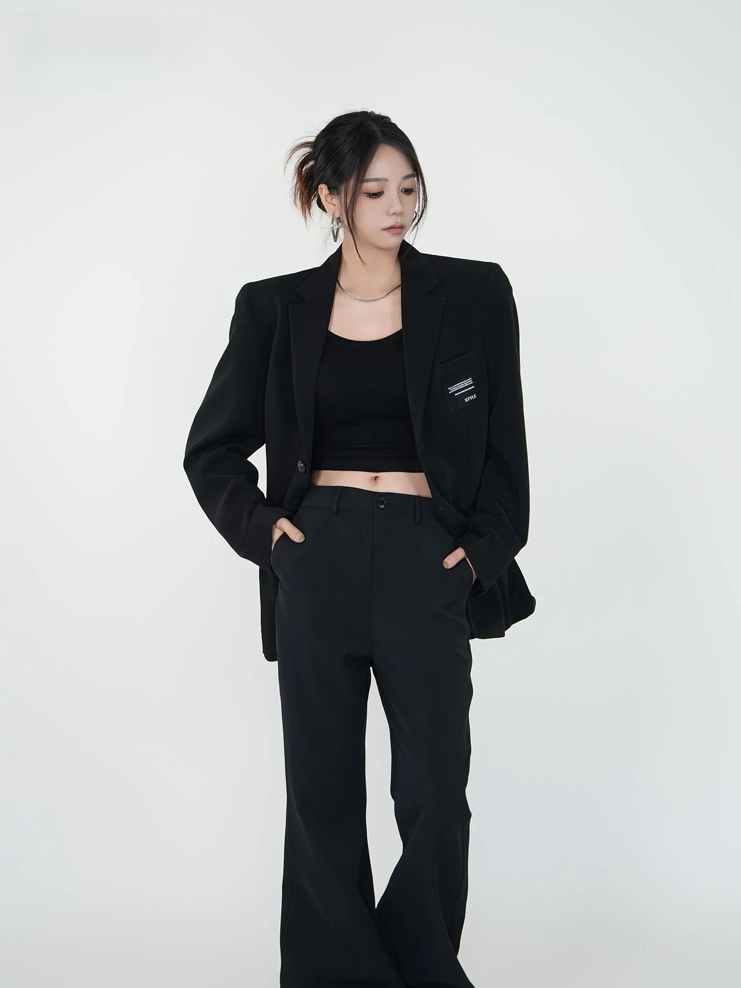 

Loose Fit oulder Padded Men's Women's Bla Suit Jaet Casual Sle Four Seasons Youth Korean Faion VE2 2025 New Arrival