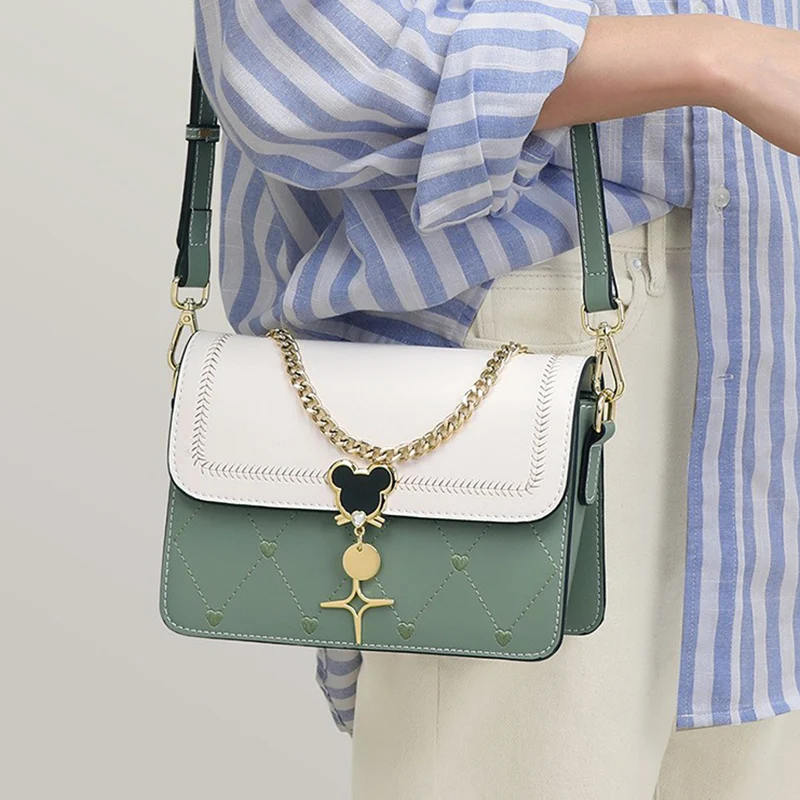 

Женская элегантная сумка через плечо из натуральной кожи зеленого и белого цвета с декором в виде сердца, стильная сумка-кроссбоди с золотой цепочкой