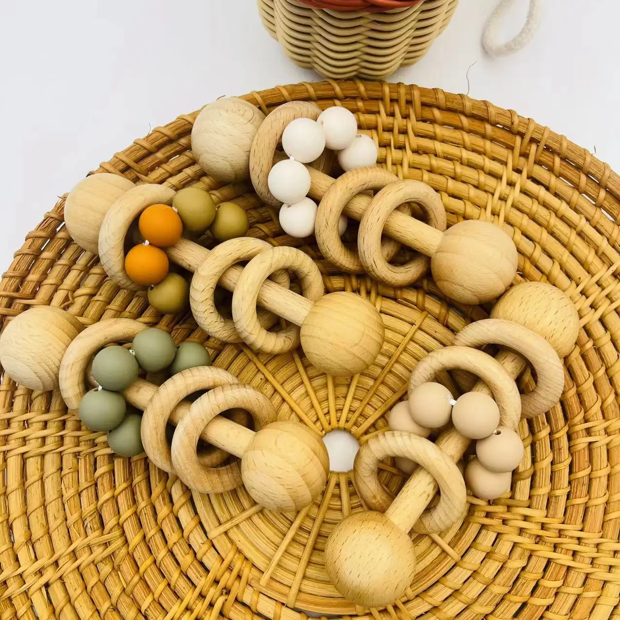 

Baby Toys Beech Wooden Rattle Hand Bells Baby Nursing Teether Toys Silicone Beads Wooden Beech Ring Beads Newborn Accessories