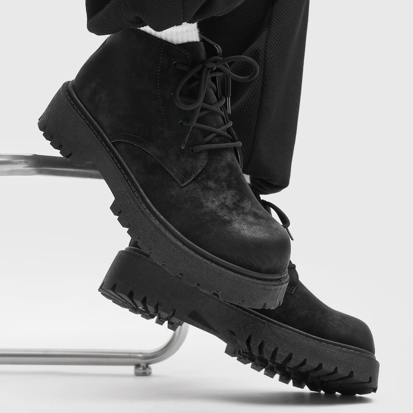Unisex Height Increasing Leather Boots – Vintage Round Toe Lace-Up Thick Bottom Ankle Shoes for Fall Winter Daily Wear
