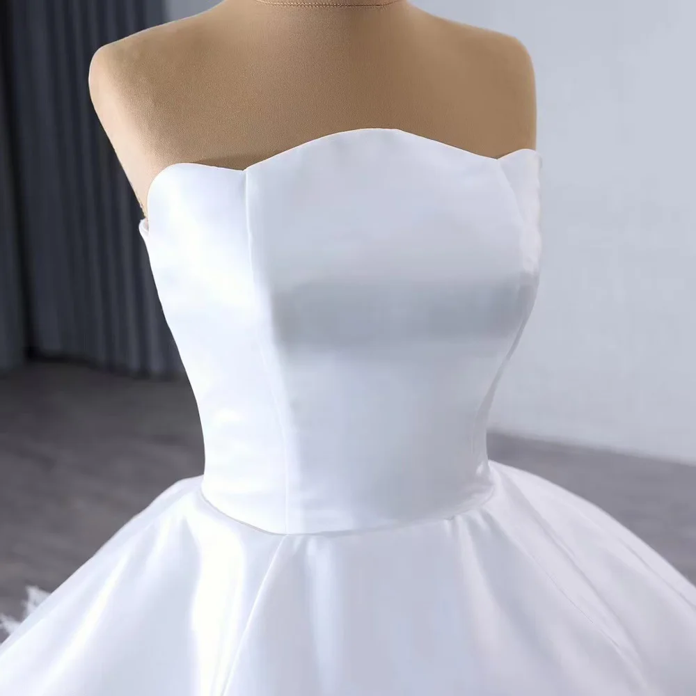 Luxurious Vestido De Novia 2026 Strapless Sleeveless Lace Up Back Wedding Dresses Feather Ball Gown Customized