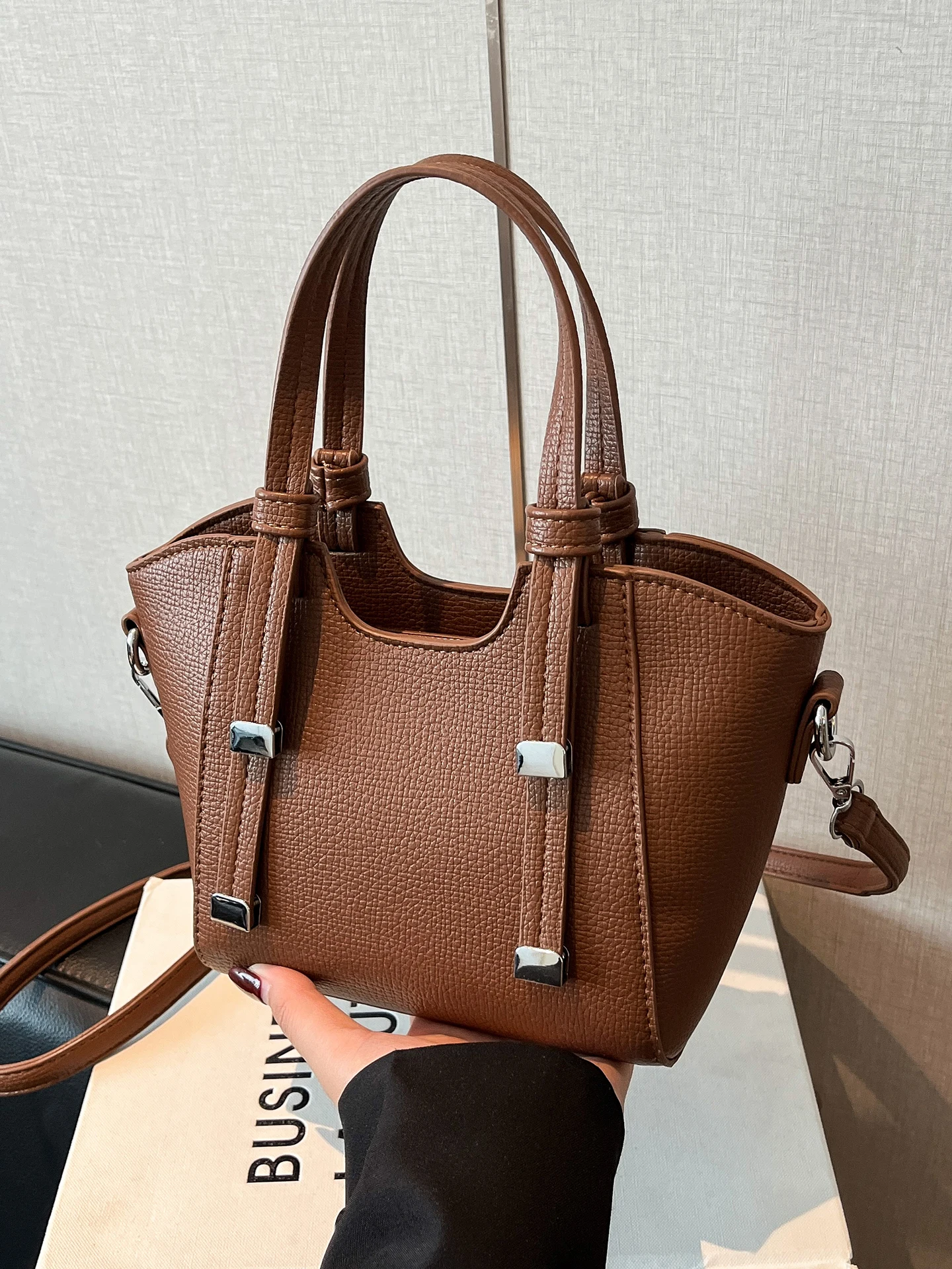 

High End Vintage Bucket Bag for Women Autumn New Korean Style PU Leather Commute Crossbody Bags Zipper Casual Versatile Handbag