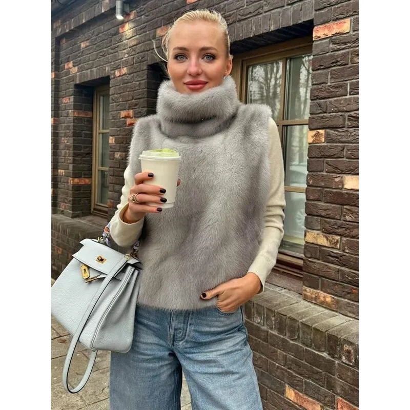 

High Neck Sves Vest Women's Fashionable Fur Vest Collarless Jacket Spring 2026 Brand New Condition No Hat Included