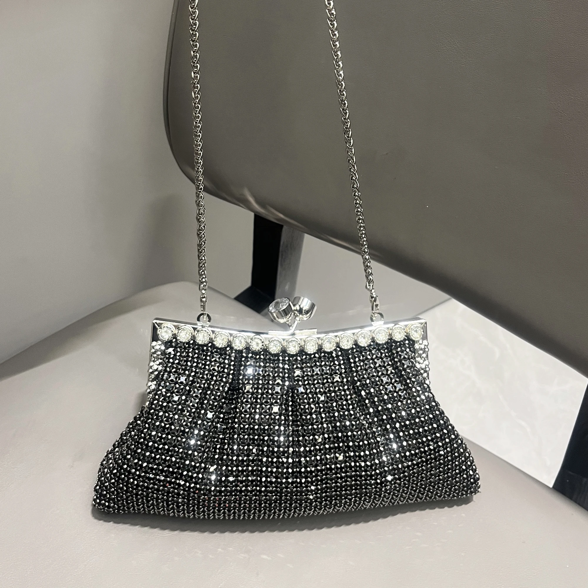 Sac à main de soirée - Pochette poignet métallique femme strass bandoulière chaîne démontable - Argenté - Prêt à porter et accessoires