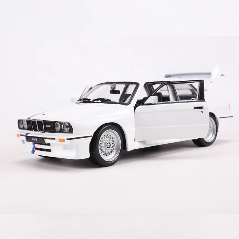 Bburago 1:24 1988 BMW 3 Series M3 Alloy Model Car