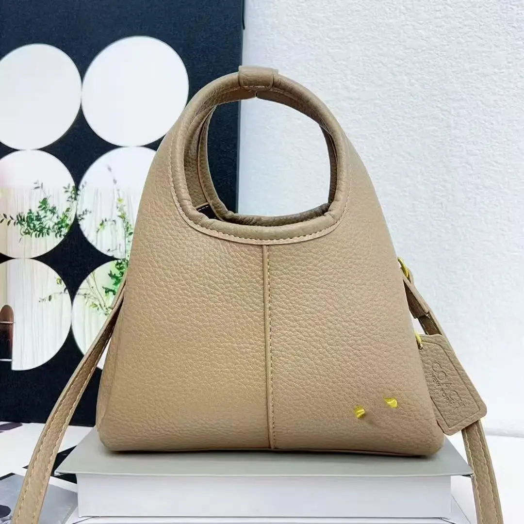 

Fashionable and Elegant Women's Shoulder Bag, Luxurious Retro Textured Bag, Designer Leather Handbag, Large Capacity Handbag