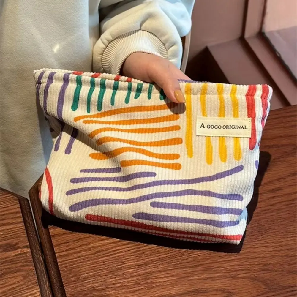 High Appearance Large Capacity Makeup Bag Flower Design Advanced Cosmetic Bag Simple Cosmetic Organizer for Women