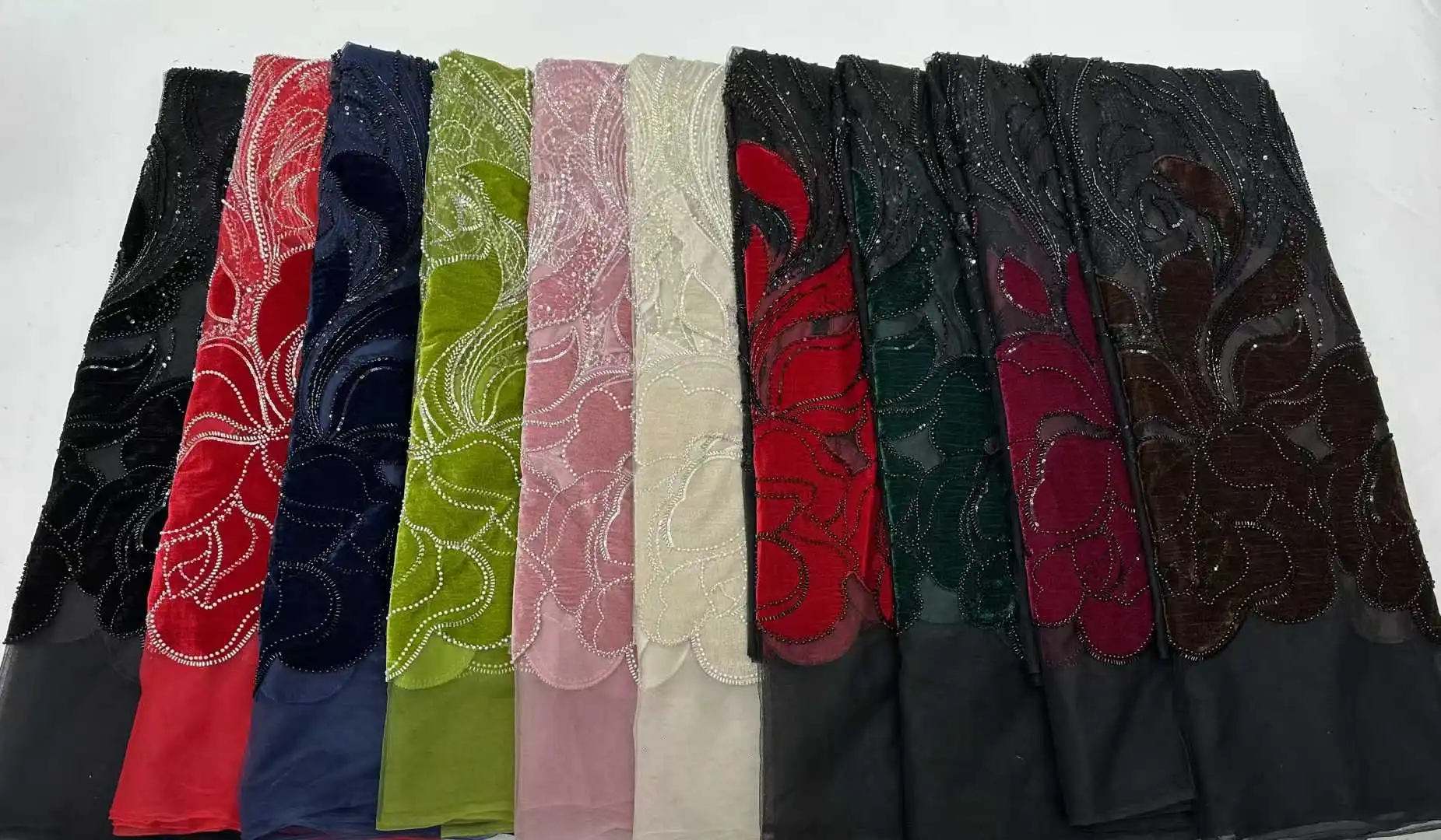 ผ้าลูกไม้กำมะหยี่หรูหราปักเลื่อมสไตล์แอฟริกันสำหรับเจ้าบ่าว ผ้าลูกไม้ฝรั่งเศสไนจีเรียคุณภาพสูงปี 2025 สำหรับชุดแต่งงาน