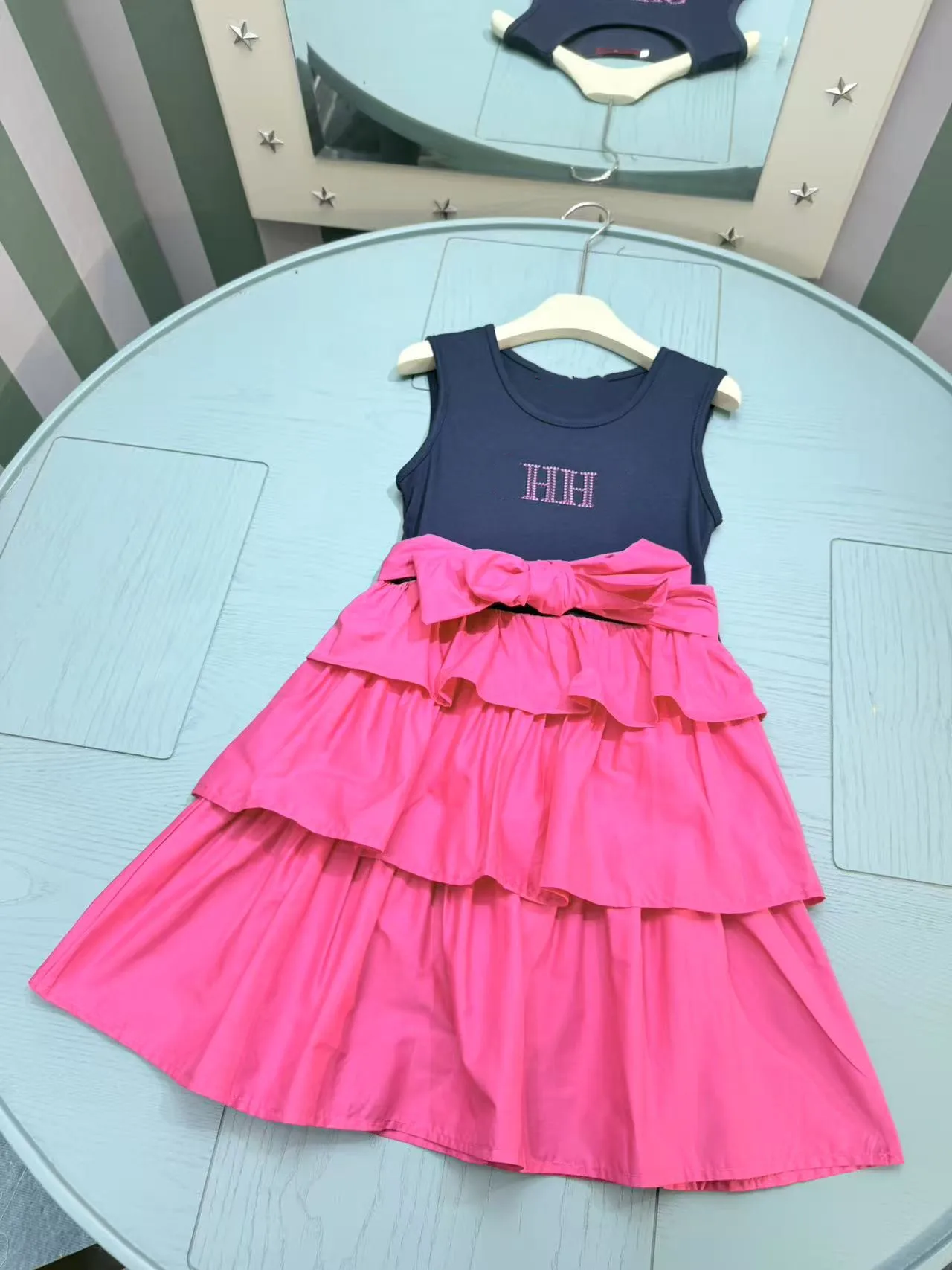 verão novo design de moda carta bordado vestido sem mangas para meninas