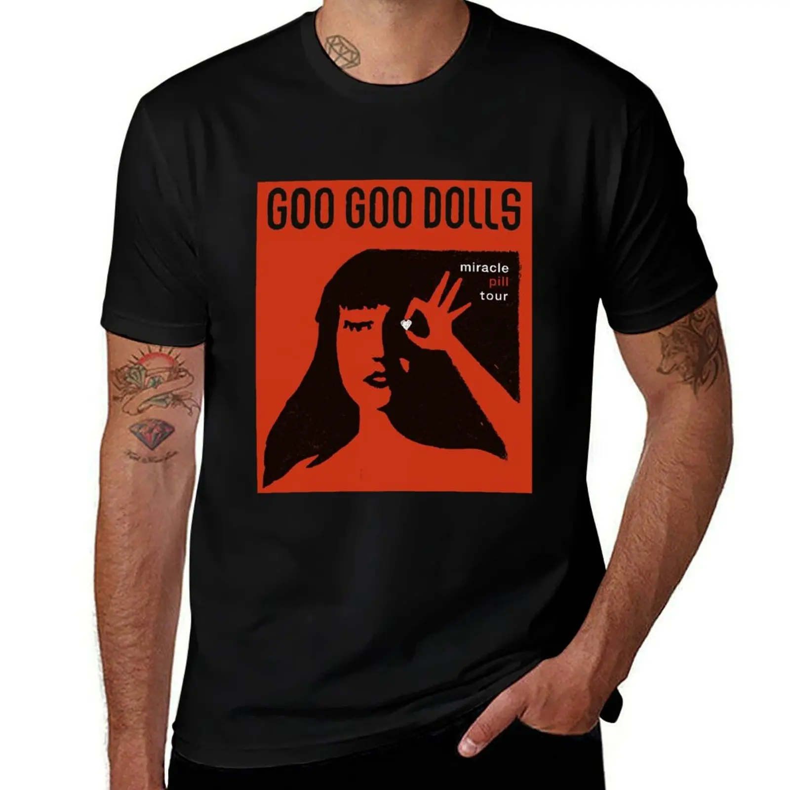 T-shirt graphique fantaisie « That Goo Goo Goo Pill miracle for medicine Dolls »