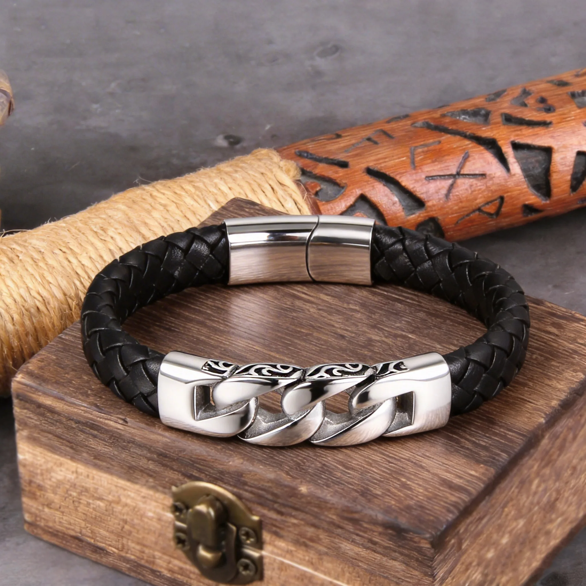 

Stainless Steel Nordic Viking Norse Dragon Bracelet Men Wristband Cuff Bracelets with Viking Wooden Box