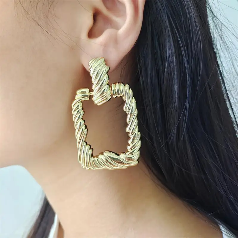 1/5PAIRS Gold Alloy Earrings High Quality Spiral Design Jewelry Jewelry Best Seller Geometry Statement Earrings Fashionable