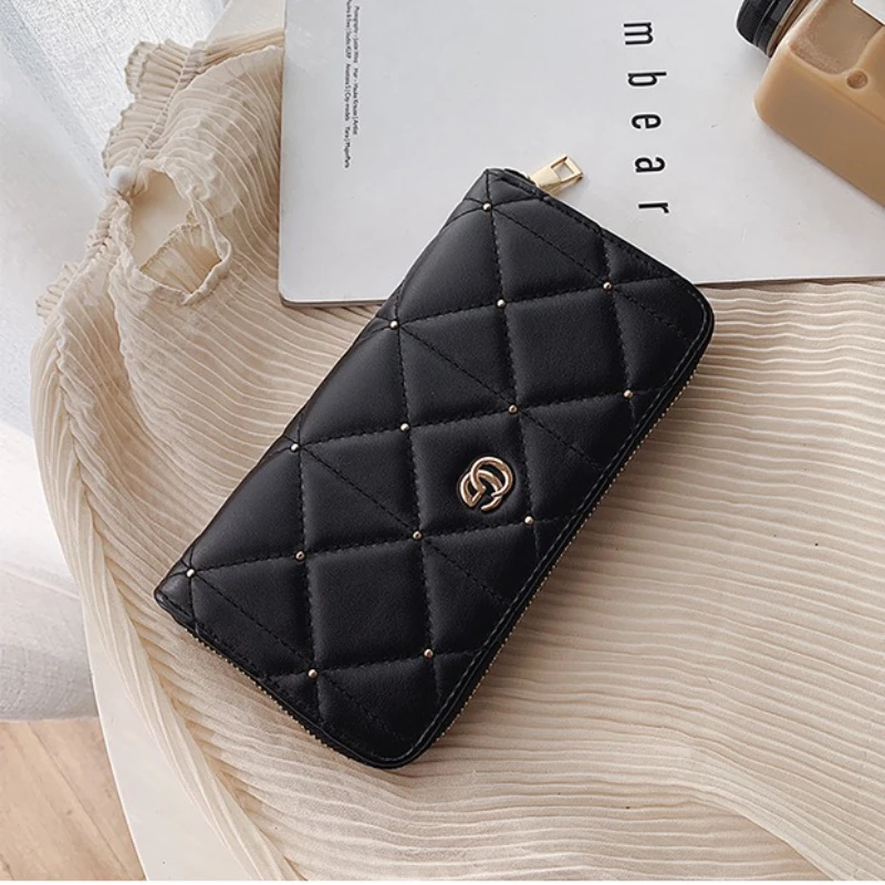 

Elegant Female Wallet, High-Capacity Card Holder with Light Luxury Brand, Durable and Easy to Carry