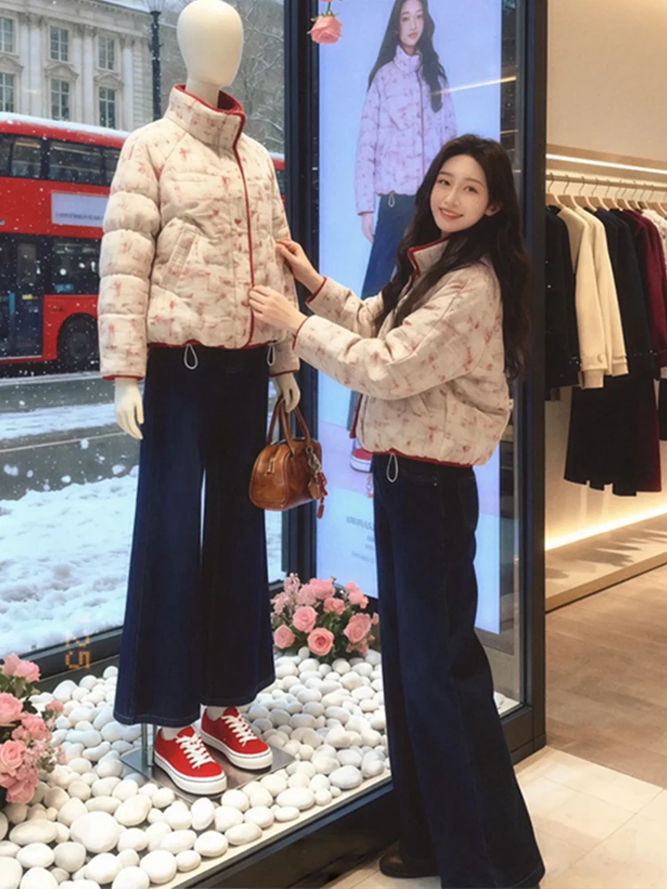 

Зимний модный комплект: укороченная куртка-пуховик и джинсы микро-клеш с узором «Снежинка», женская повседневная одежда из двух предметов, дышащая, средней плотности.