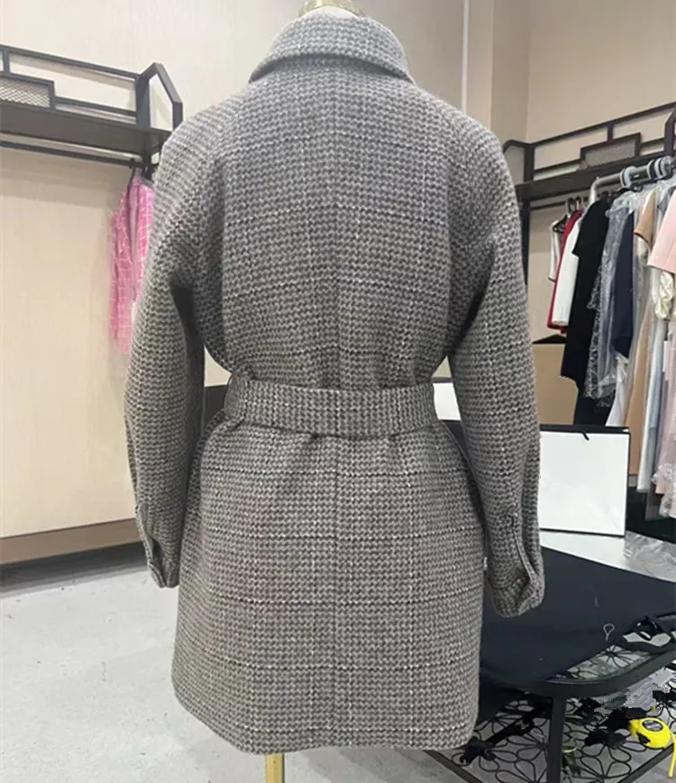 Europe and the United States women\'s 2024 winter new Long sleeve lapel single breasted fashion Tweed jacket with gray belt