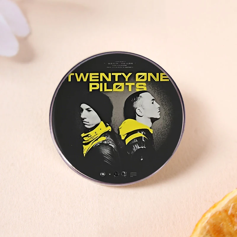 New Twenty One Pilots Band Alloy Brooch Fashion Pop Singer Pin Fan Collection Badge Clothing Bag Accessories Wholesale