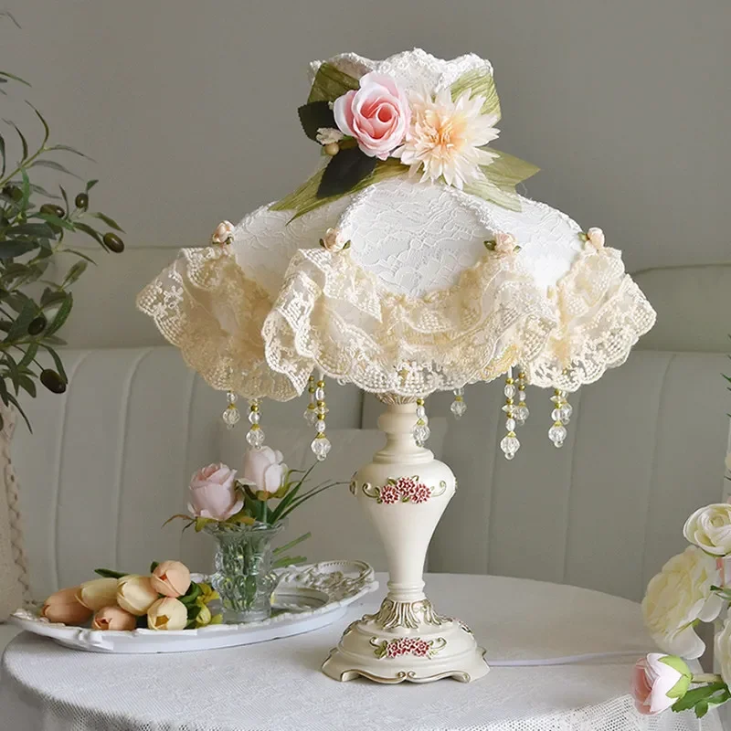 French pastoral European desk lamp bedroom bedside lamp princess lace girl heart girl children's room creativity