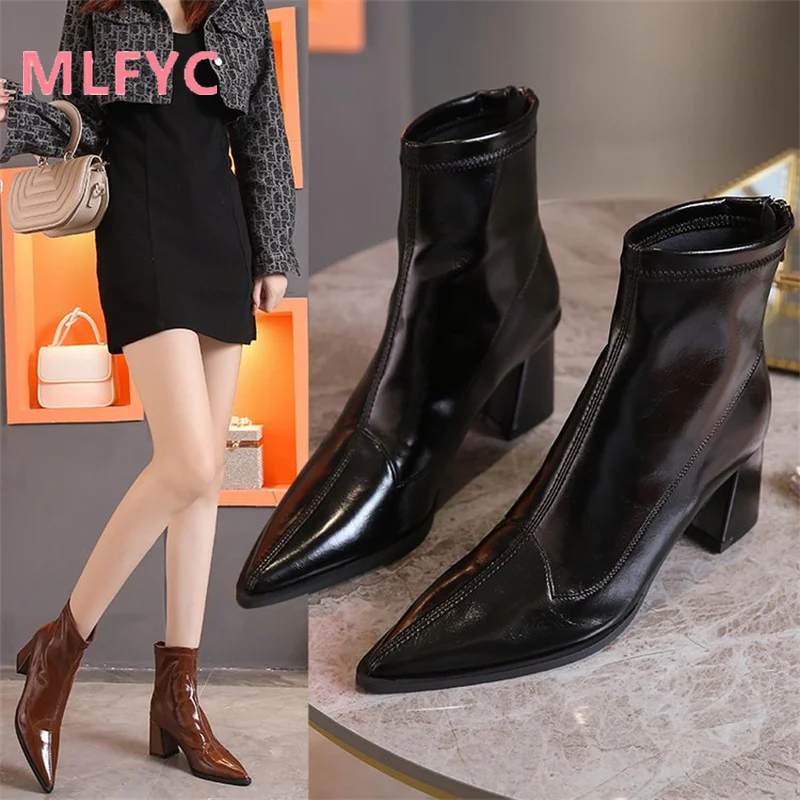 

Women's Shoes New Autumn and Winter Thick Heel Pointed French Brown Short Boots Women's Warm and Fashionable Short Boots