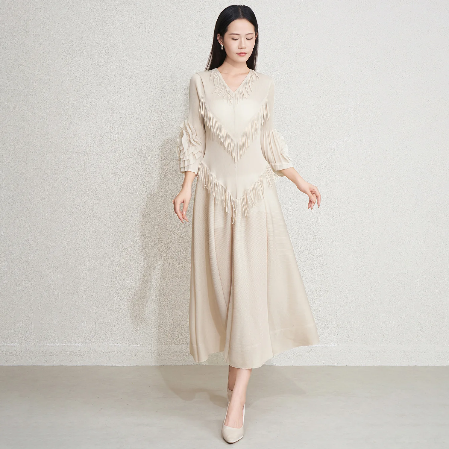 ミヤケプリーツ 2025年 春秋新作 ファッション エレガント ディスクフラワー タッセル スプライシング 無地 プレスプリーツドレス プリーツ