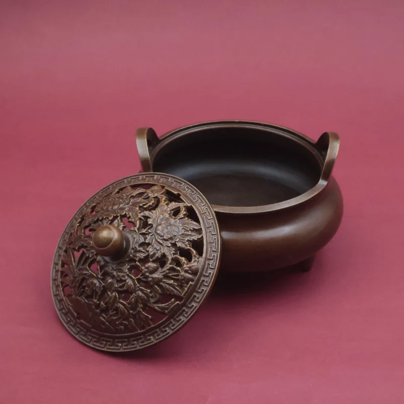 

Большая винтажная медная курильница на трёх ножках с крышкой для дома, для благовоний, в стиле Дзен, для сандалиевого дерева