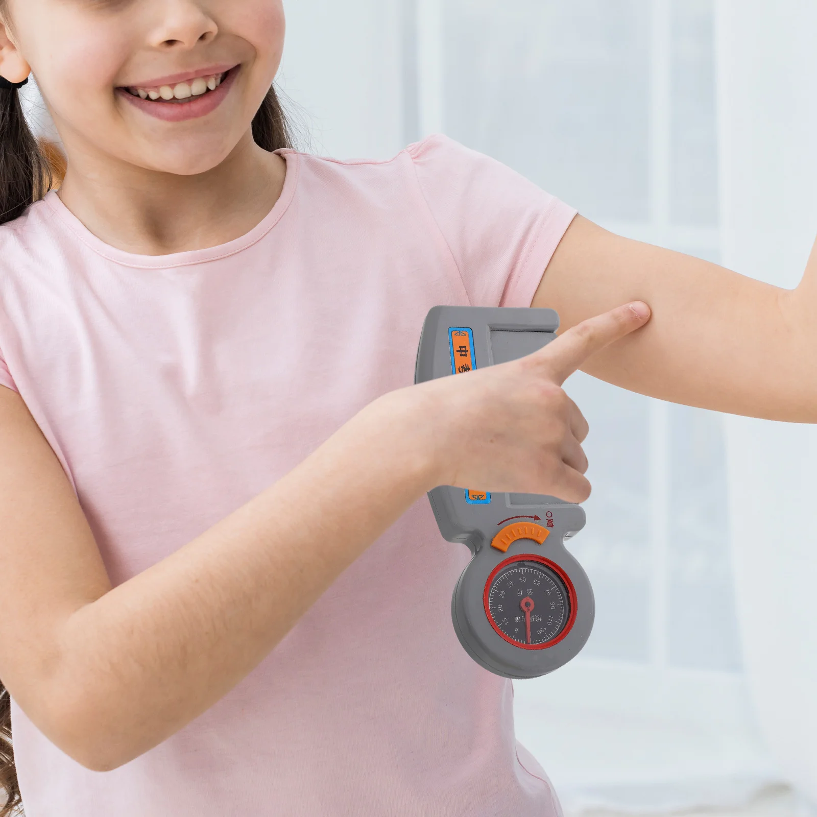 

Portable Mechanical Hand Grip Strength Measurement Device for Athletic Performance Enhancement and Educational Use