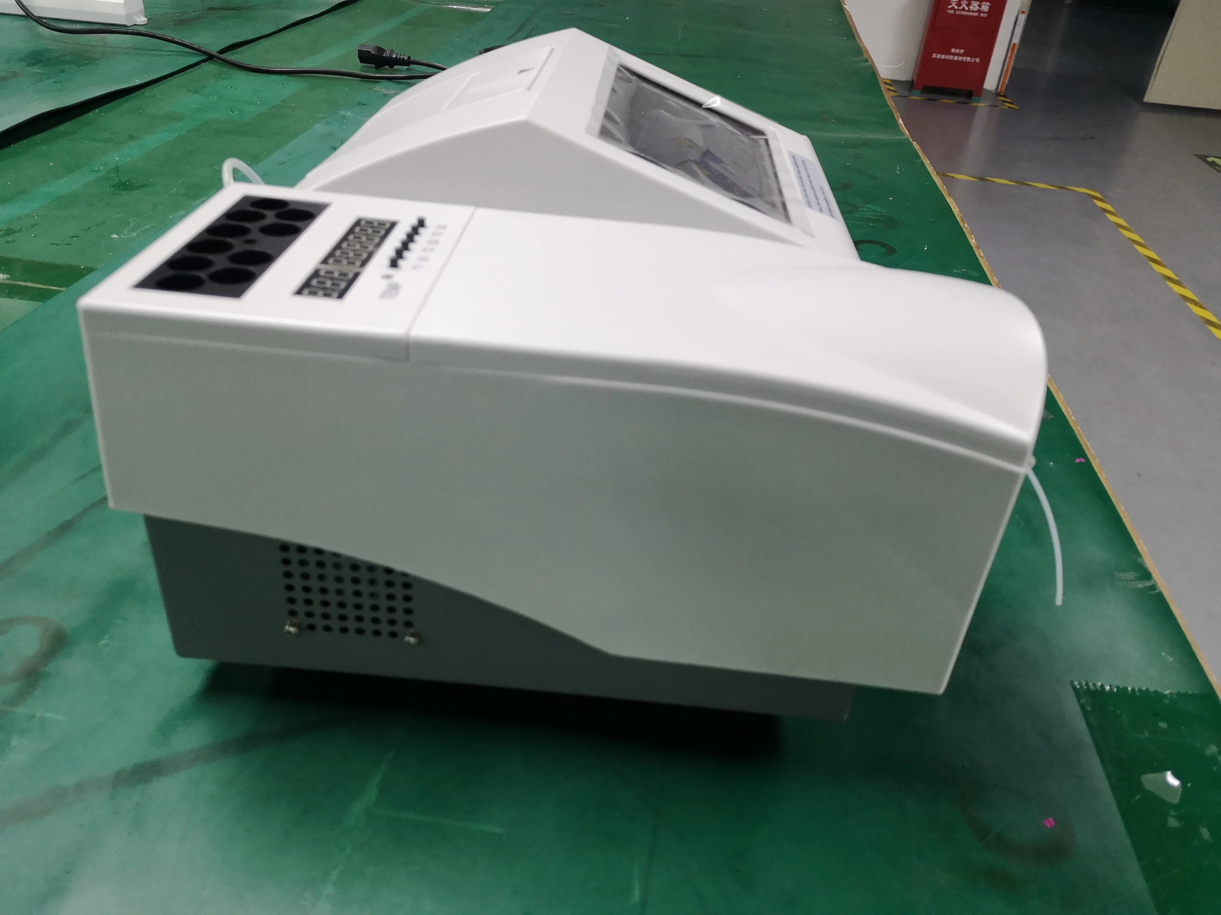 Factory  Portable Semi Automatic Biochemistry Analyzer Blood Test Machine Auto Chemistry Analyzer