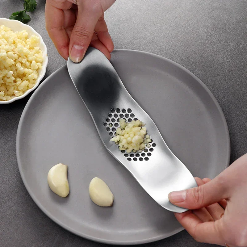 Garlic Press Rocker Stainless Steel Garlic Crusher Chopper Slicer Garlic Cutter Chopping Peeling Tools Home Kitchen Gadgets