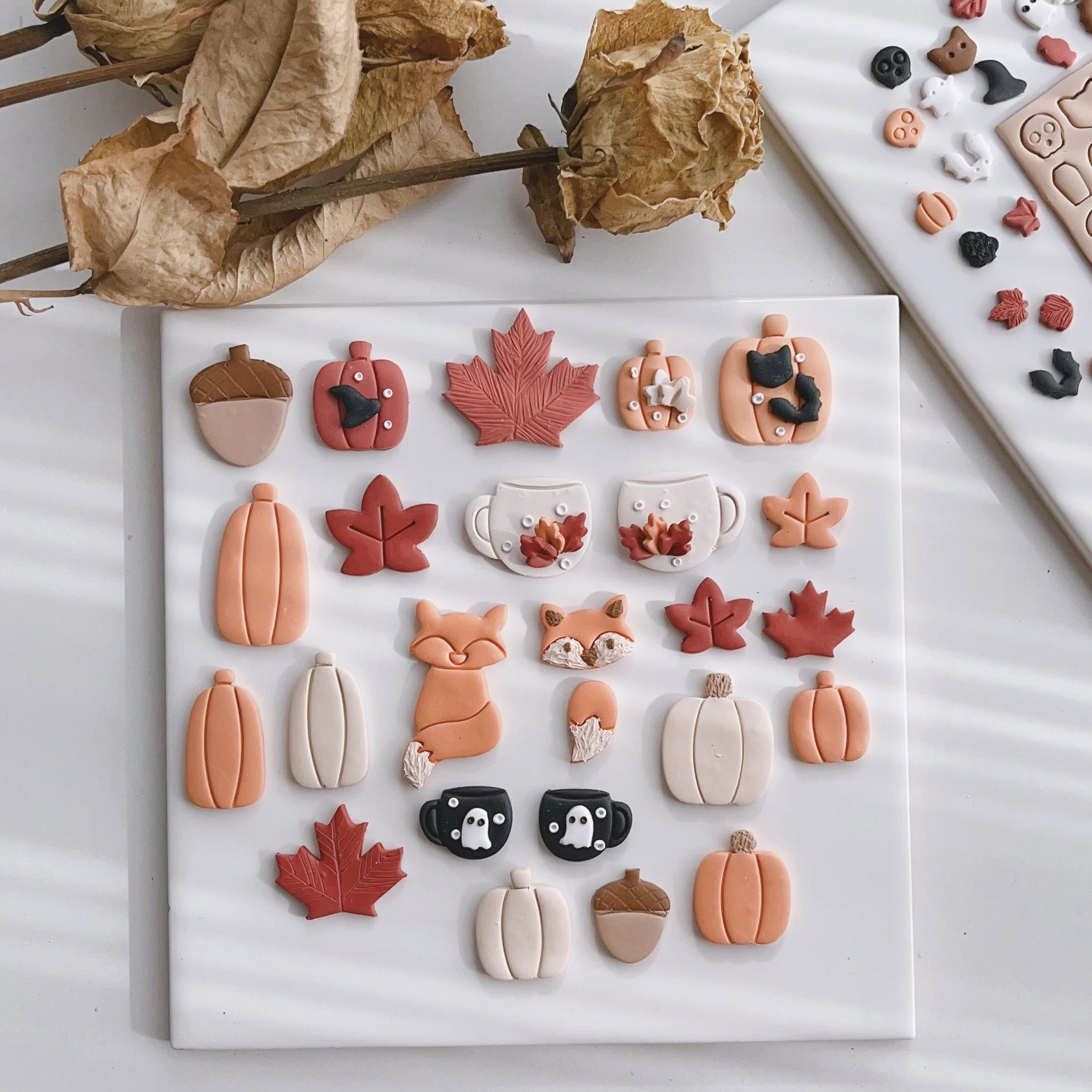 

Формы для серег из мягкой глины серии «Осень»: клен, тыква, дуб. Инструмент для рукоделия и кулинарии.