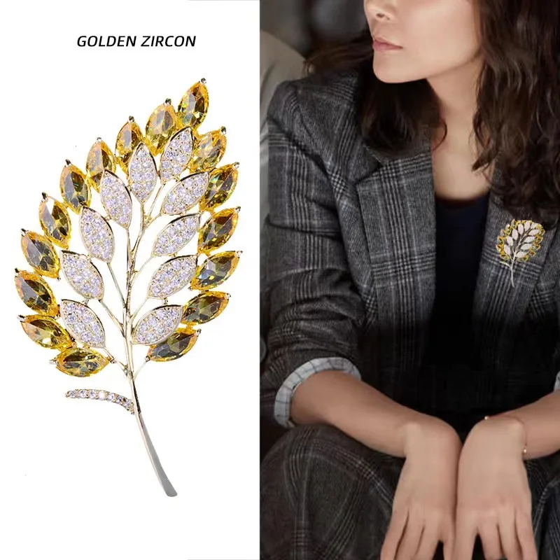 

Delicate gradient hollow leaf brooch Women's fashion all-in-one garment coat corsage accessories Elegant pin