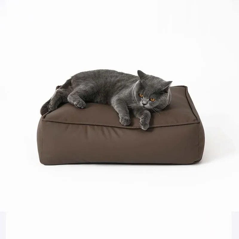 People and pets share pet sofa cushions, and cat nests are waterproof and non-sticky when sleeping.