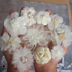 Conjunto de flores artificiales de tela de gasa para invitación de boda, conjunto de estilos mixtos, serie Beige, decoración de sombrero y vestido, 10 unidades por lote