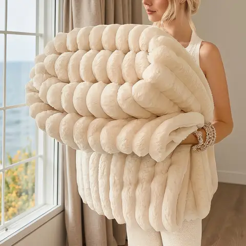 Luxurious Super Soft Faux Rabbit Fur Blanket - Warm & Cozy Throw for Couch, Bed & Travel - Versatile All-Season Gift