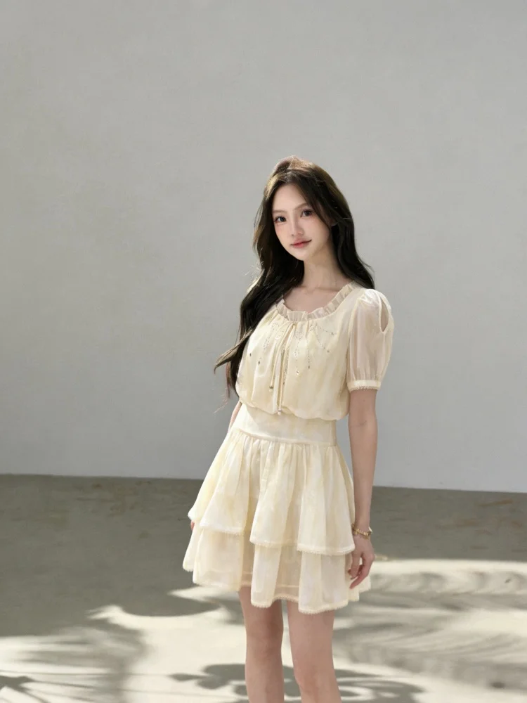 

Double Layer Cake Skirt with Lace Trim And Creamy Meringue Sweet Rich Girl Diamond Fragile Polyester Bubble Sleeve Short Dress