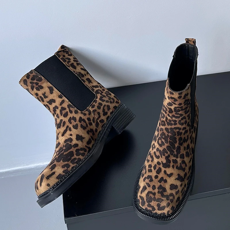 Leopard 2024 Med Heels stivaletti alla caviglia da donna Western Slip-on scarpe da donna per donna autunno donna stivaletti Chelsea moderni corti