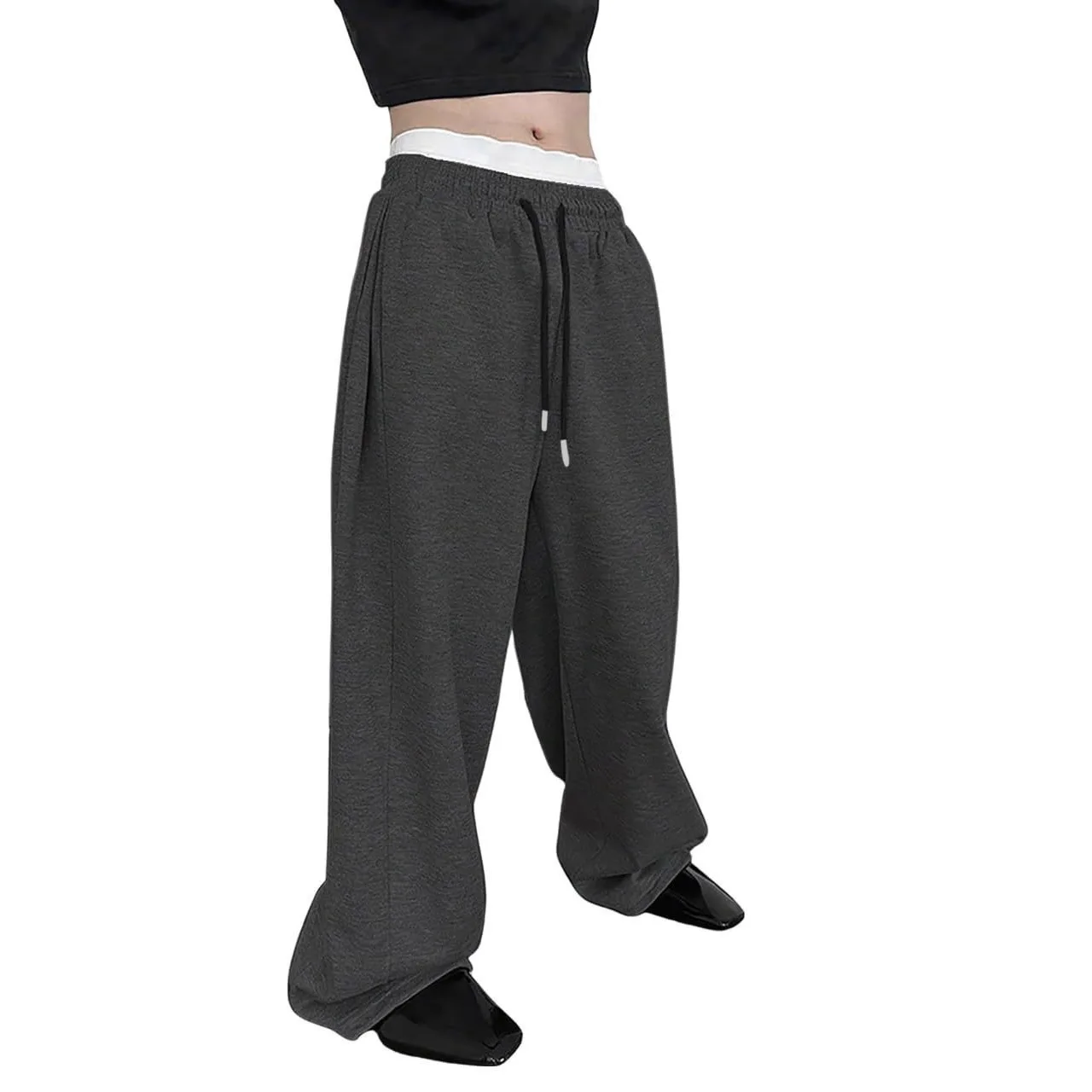 2026 European style men's cargo pants with drawstring at the waist, straight and wide-leg, loose fit, with pockets on the belt.