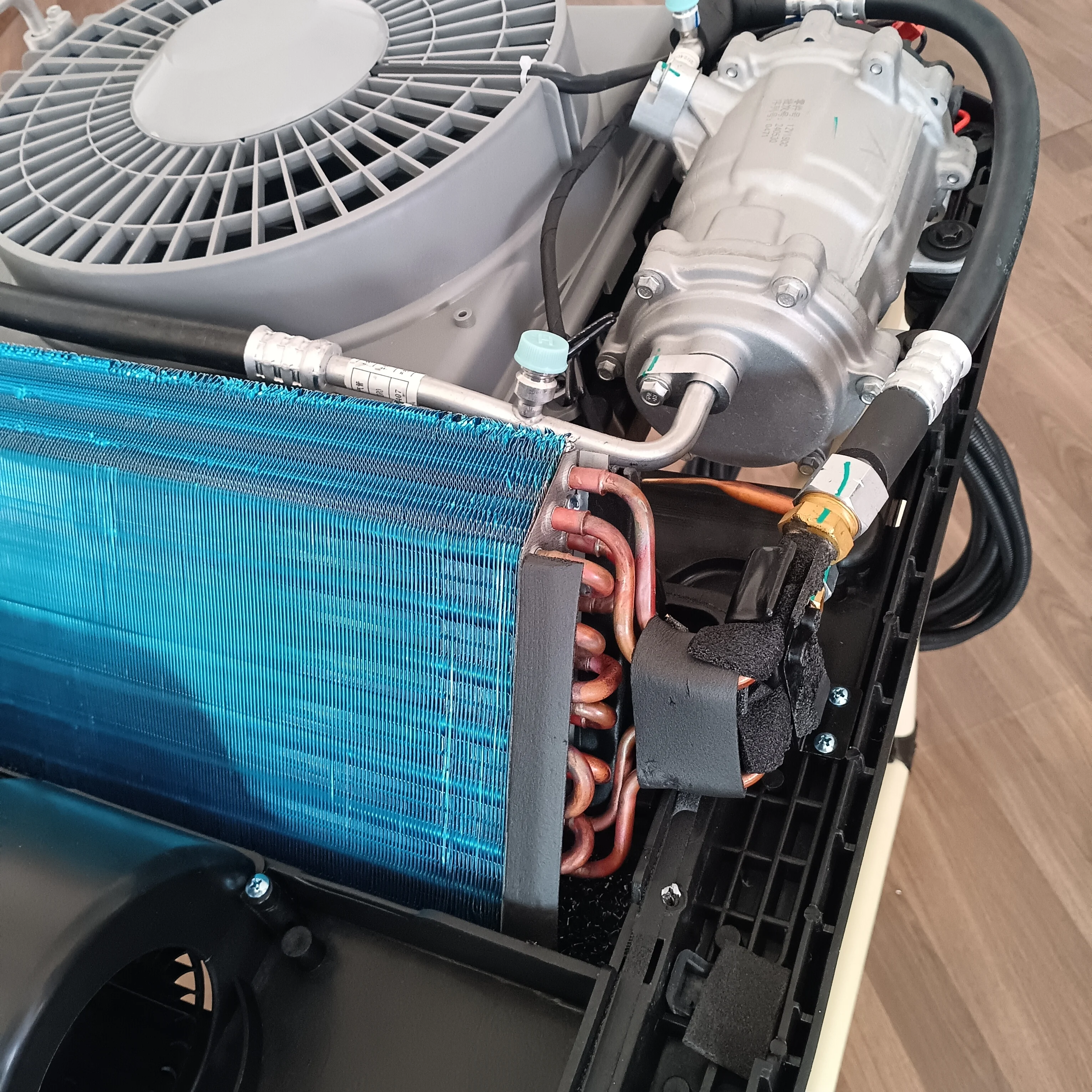 الكل في واحد بطارية السيارة على السطح 12 فولت 24 فولت مكيف هواء نظام مكيف هواء السيارة لمقصورة الشاحنة #2