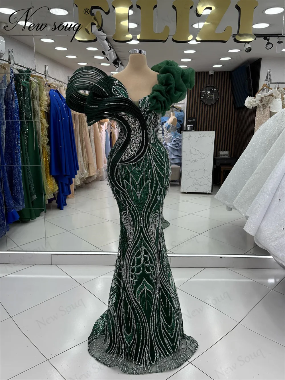 

Green Ruffles Shoulder Celebrity Dresses 2026 Elegant Beading Mermaid Prom Dress Customized Dubai Evening Gowns For Party Night