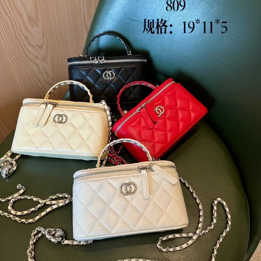 Luxury classic design crossbody bag, trendy and elegant women's zipper shoulder bag, fashionable style handbag