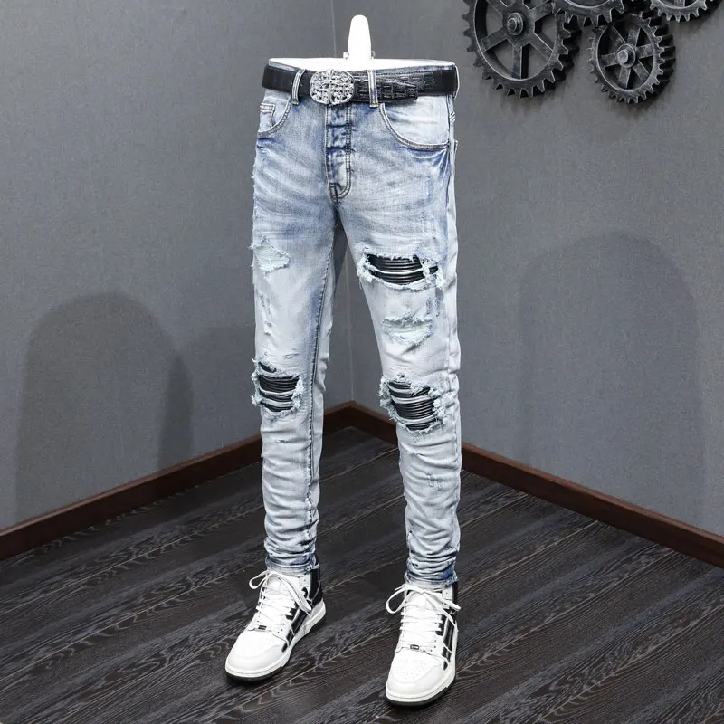 

High street fashion designer's new high-quality men's jeans with pleated patchwork patch washed light blue retro elastic slim fi
