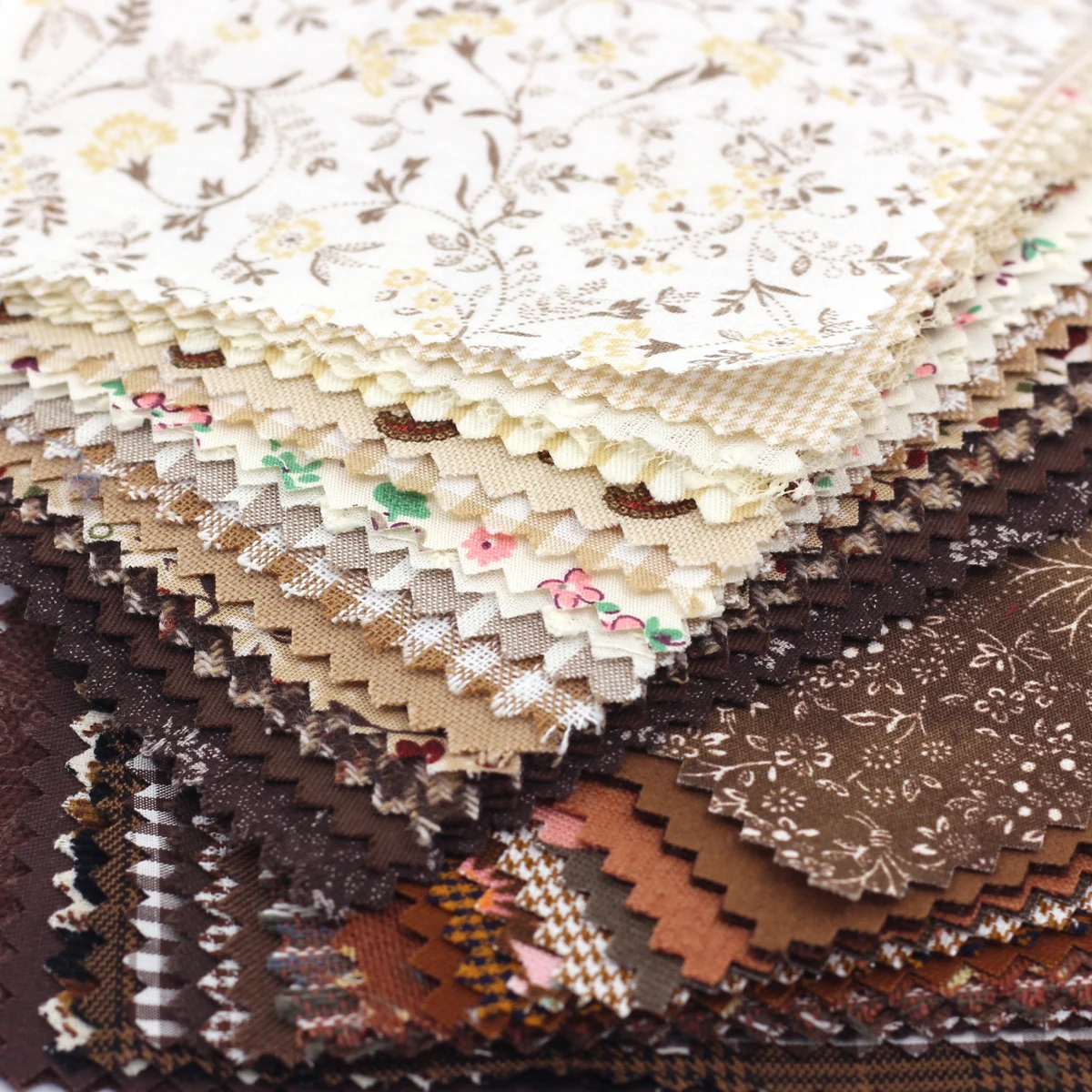 50pcs Colors 10*10cm Small Random Fabric Handmade DIY Doll Clothes Bag Modification Patchwork Sewing Cloth