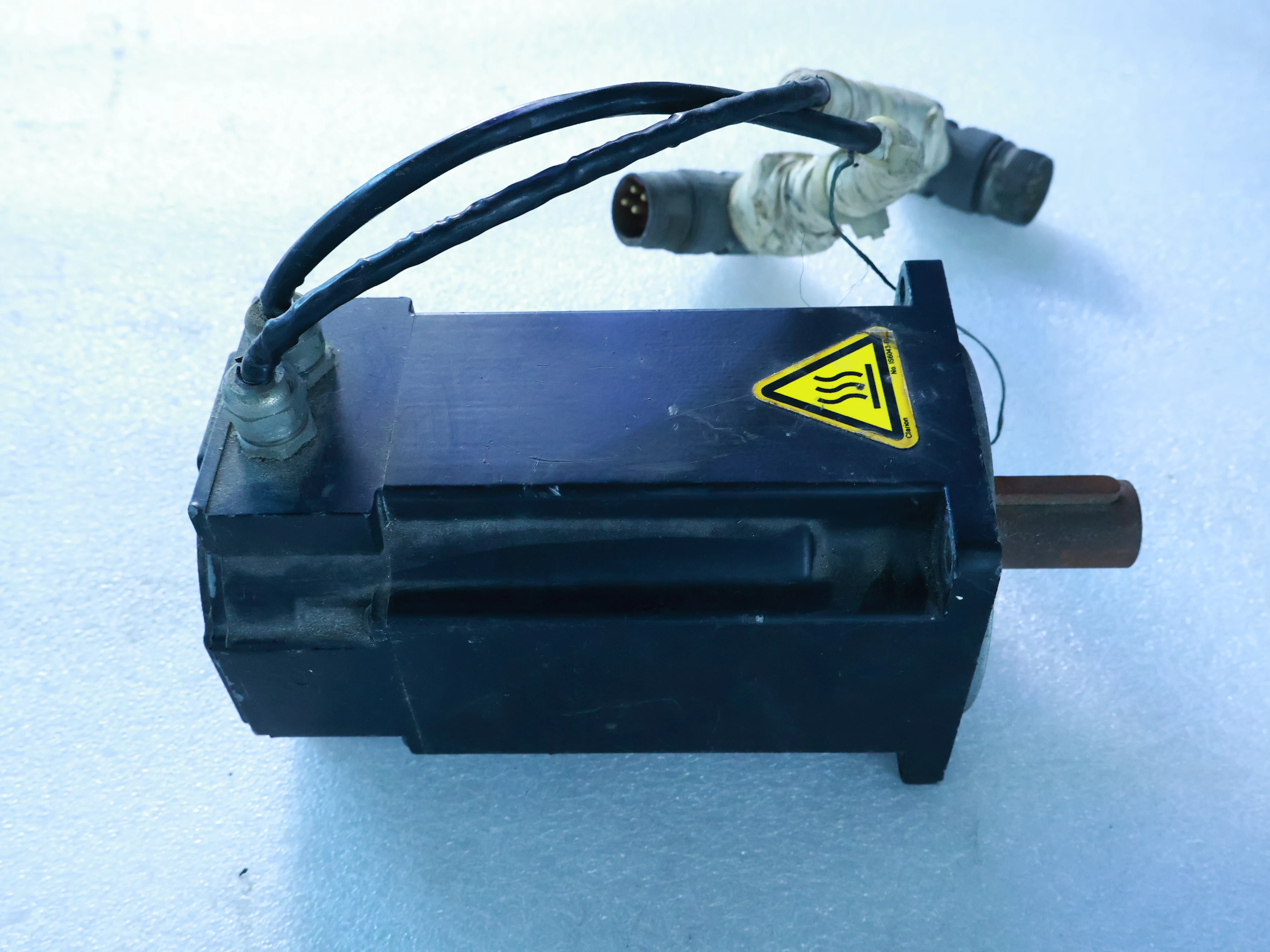 Used AKM42C-ACMN2-00 For KOLLMORGEN AKM42C-ACMN2-00 Servo Motor