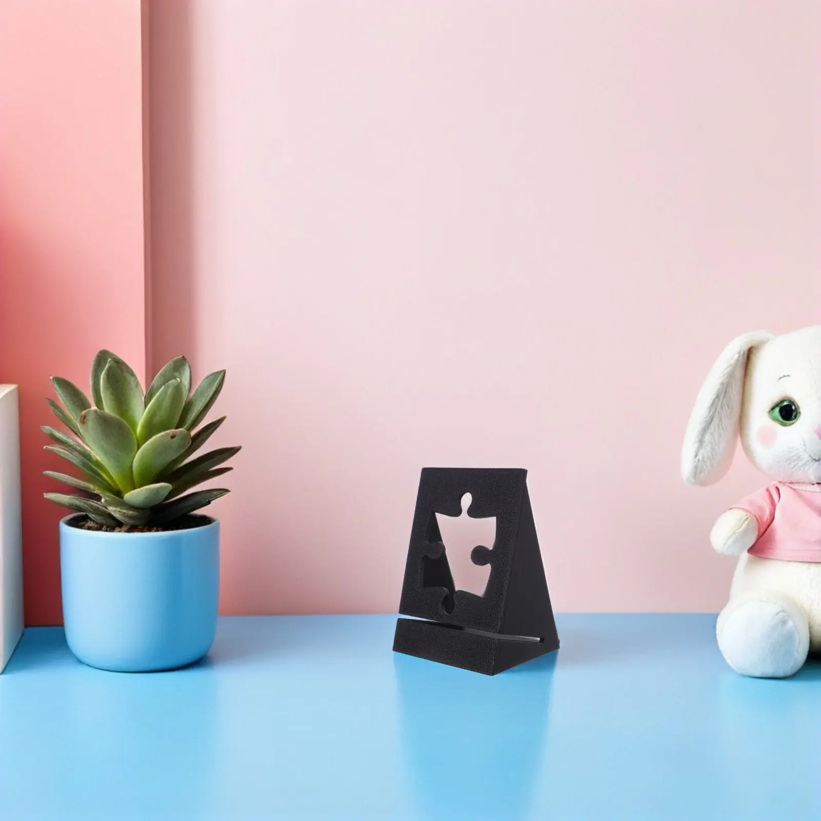 

Настольный органайзер для пазлов - компактная коробка для хранения пазлов с интегрированным держателем для плакатов и надежной крышкой для хранения.