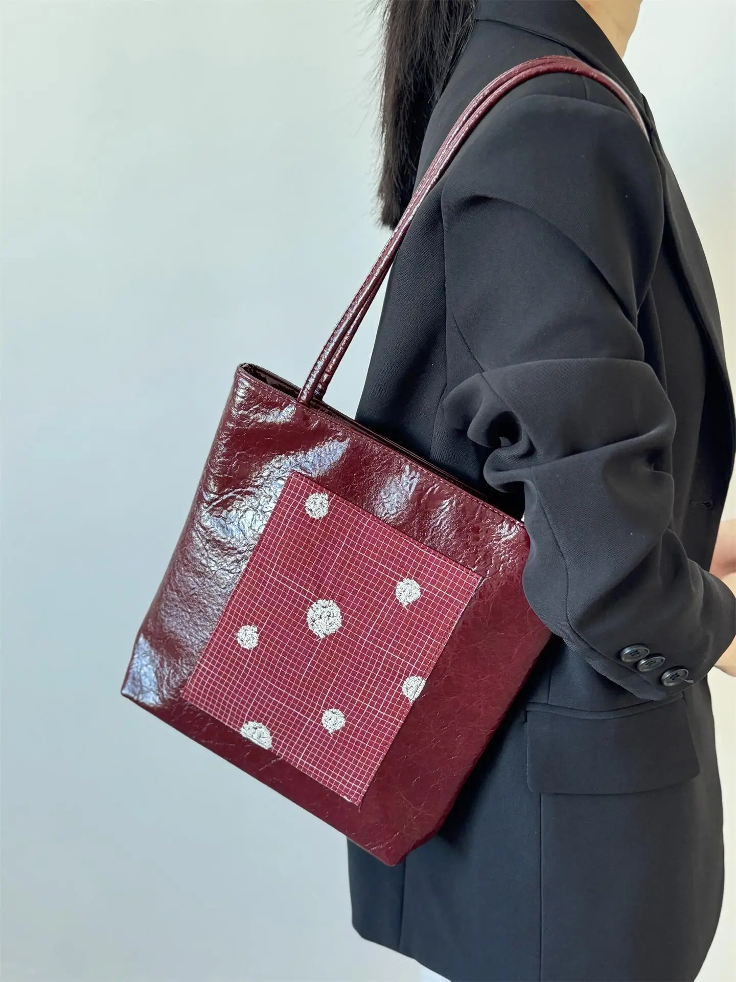 

Retro Patchwork Contrasting Oil Wax Hand-painted Leather Handbag Personalized High-end Feel, Single Shoulder Underarm Bag Trendy