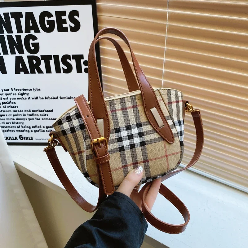 

Women's Spacious Leather Tote Bag With Closure - Luxury Brand Classic Shoulder Crossbody Bag Handbags