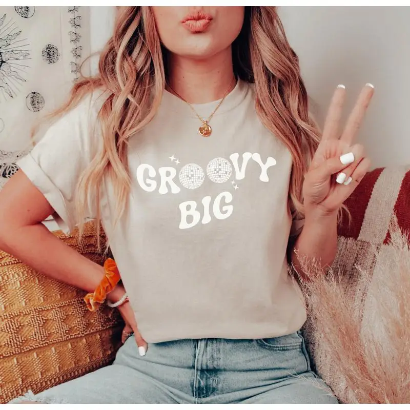 

Футболка Big Little Sorority Reveal And Groovy Theme Retro