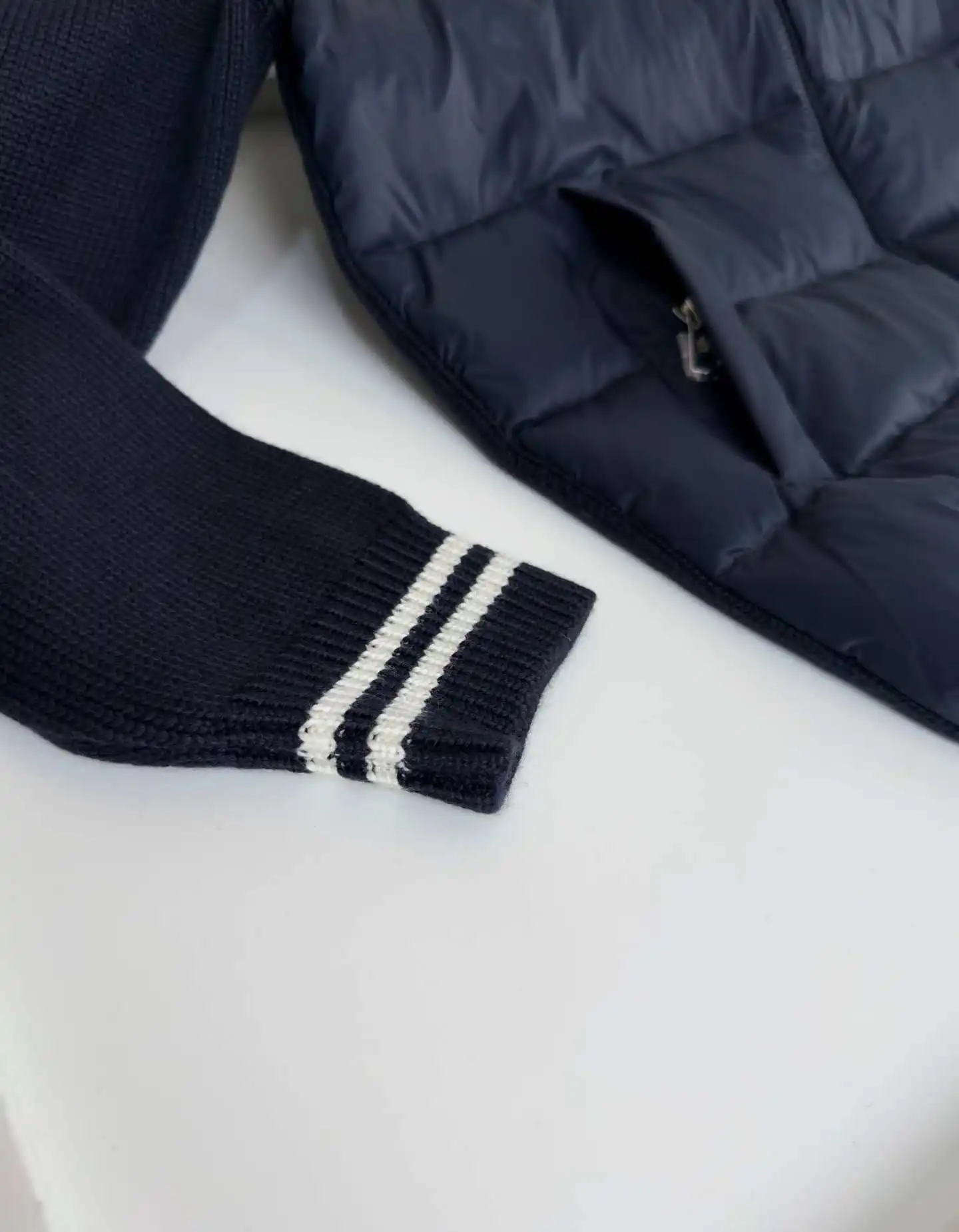 2025 الخريف الشتاء المرأة أسفل معطف الصوف متماسكة كم الوقوف طوق سترة منفوخة ملابس خارجية دافئة غير رسمية