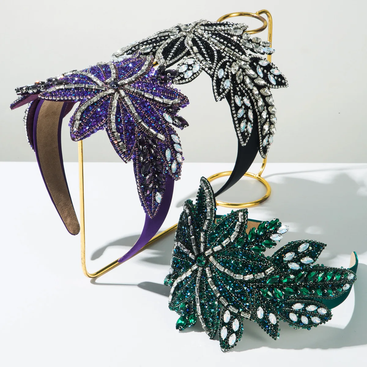 

Новая ретро-повязка на голову в стиле тяжелой индустрии, модная, с легким налетом роскоши, высококачественная, с широким краем, с цветочным декором, в стиле «маленький аромат», роскошная и красивая.